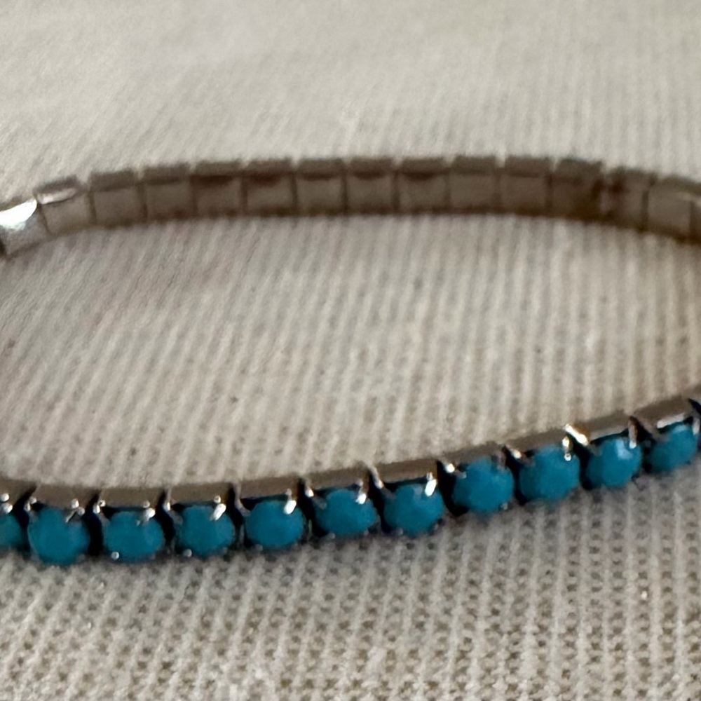 Elegant Silver and Blue Bracelet Set - Picture 4 of 4